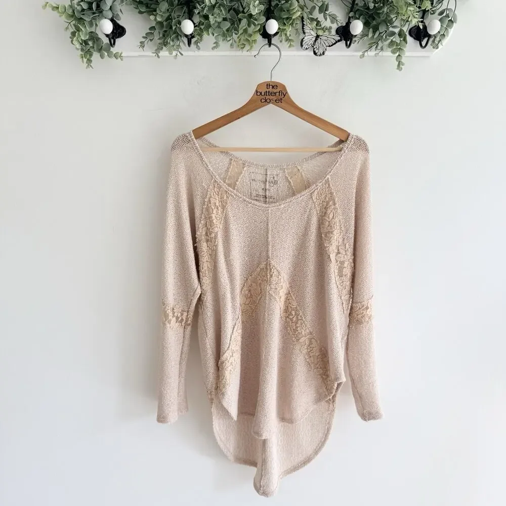 Free People We The Free Flying V Lace Knit Top Low High Hem Blouse Size M QQ3187
